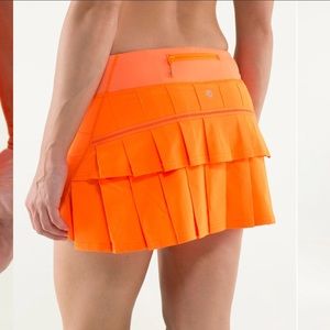 Lululemon Pace Setter skirt. Size 6. Guc. Pizzaz.